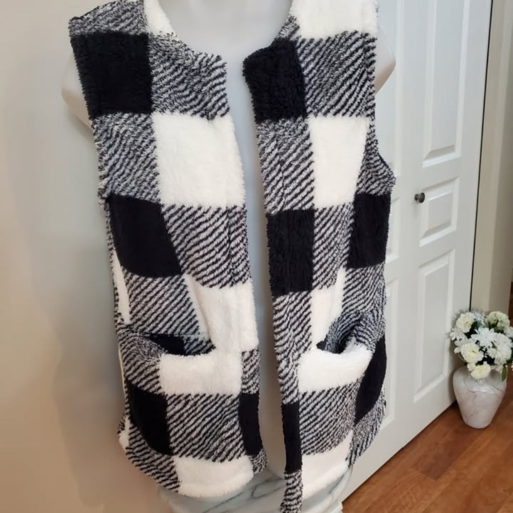 Fleece Plaid Vest M/L 36-38 Bust
